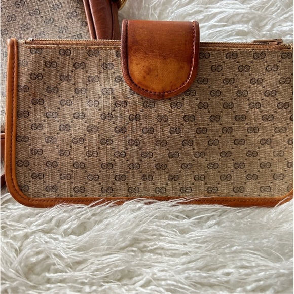 VINTAGE GUCCI EUC Authentic 2 Piece Gucci BAG and WALLET - Picture 14 of 15